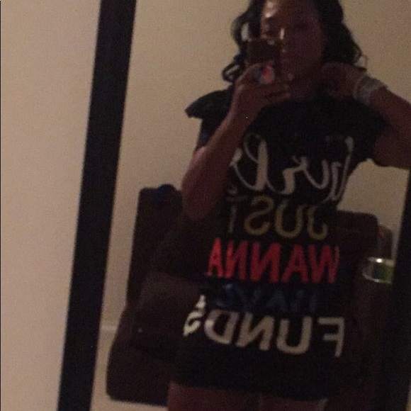 Meet Your Posher, Canisha - Picture 2 of 6